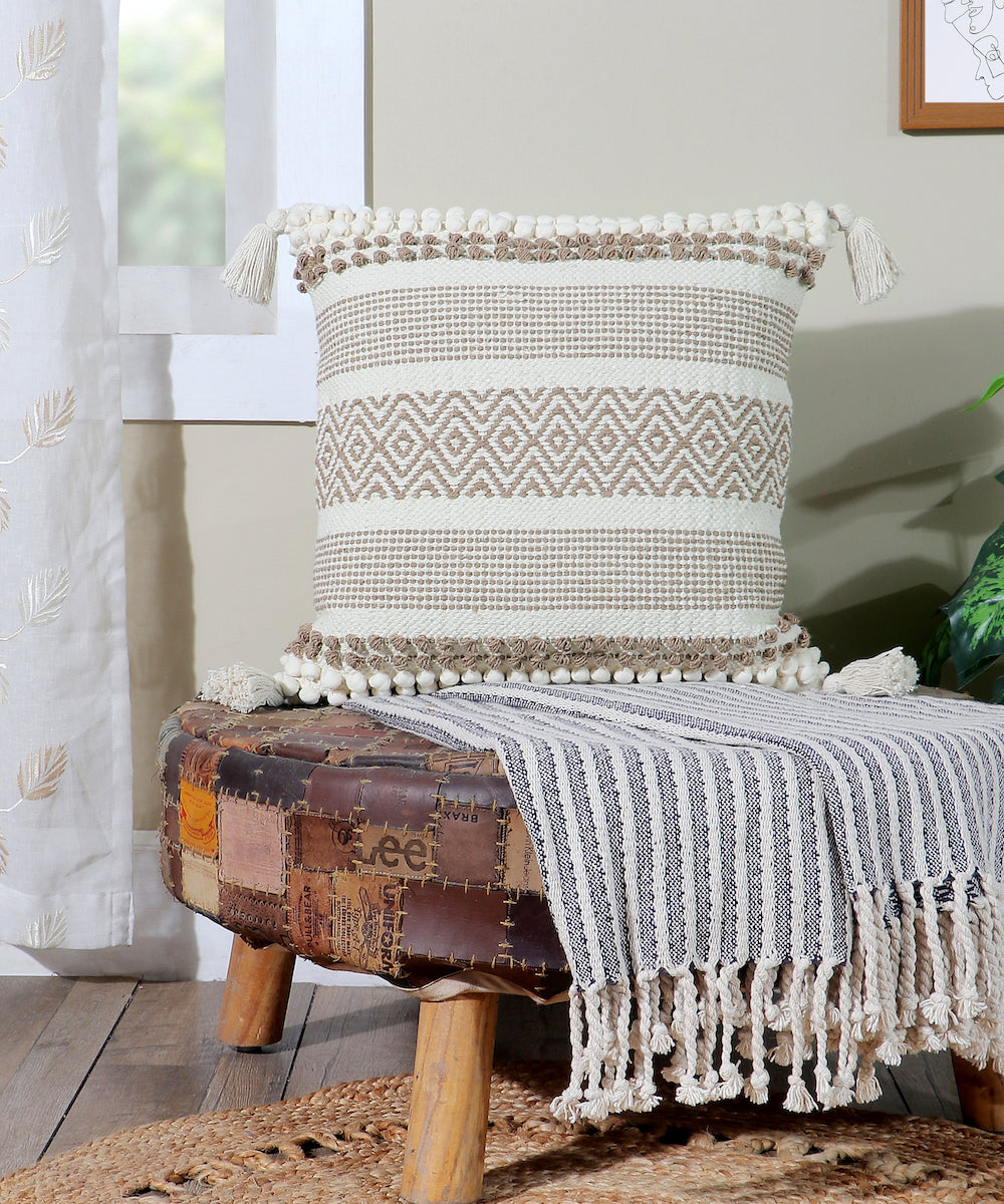 Boho Cushion Cover with Zigzag Pattern Beige and White Textured Design