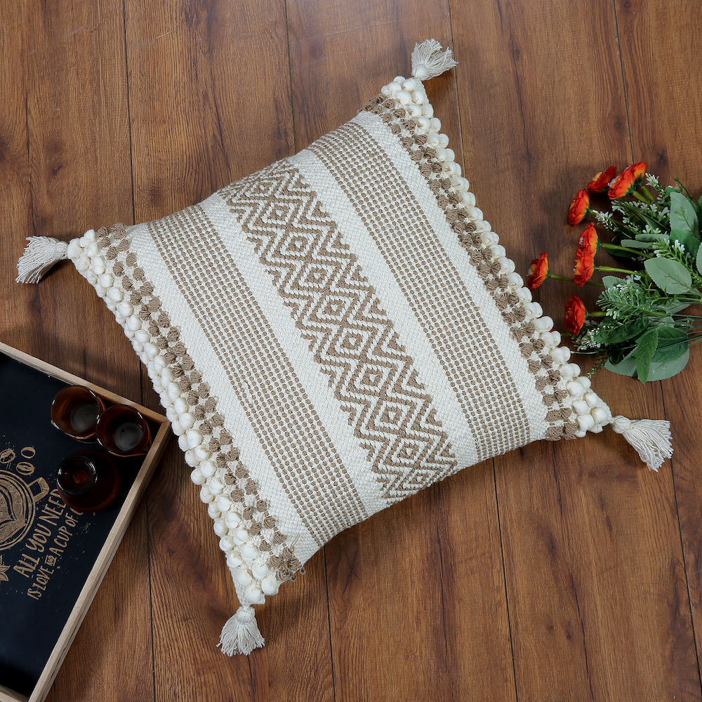 Boho Cushion Cover with Zigzag Pattern Beige and White Textured Design