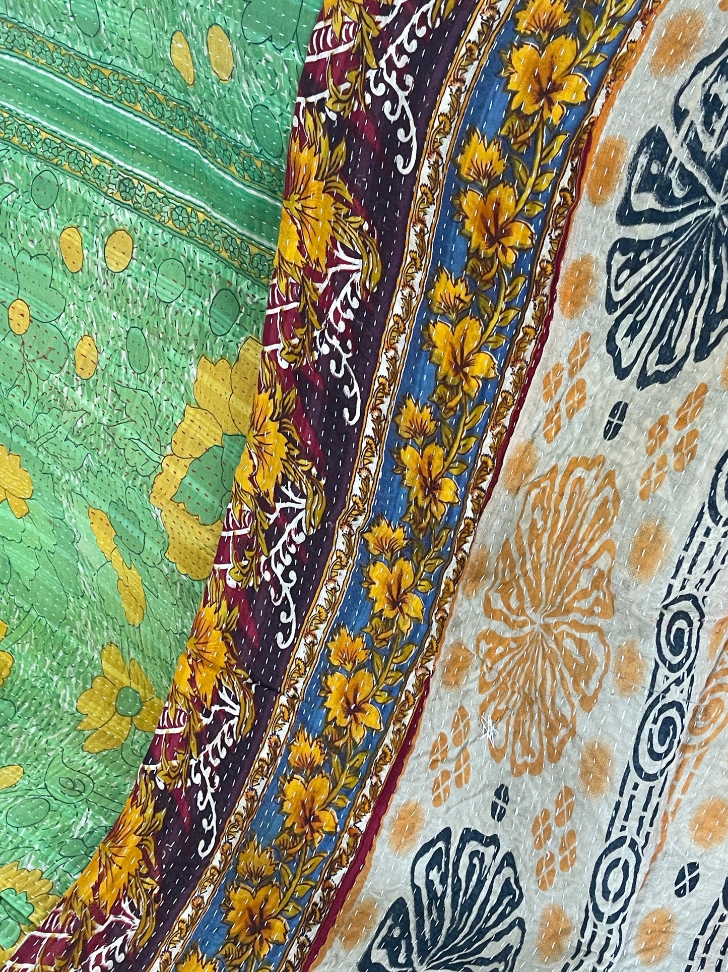 Indian Handmade Reversible Vintage Kantha Quilt Bedspread Jyoti